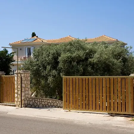 Maistros Tsoukaládhes