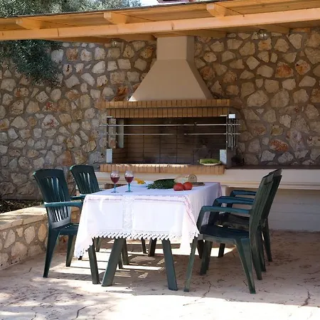 Maistros Tsoukaládhes