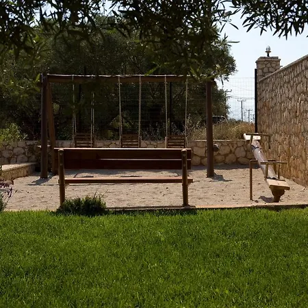 Maistros Tsoukaládhes