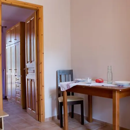Apartment Maistros *