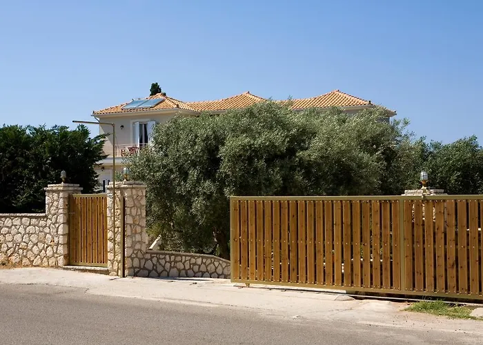 Maistros Tsoukaládhes