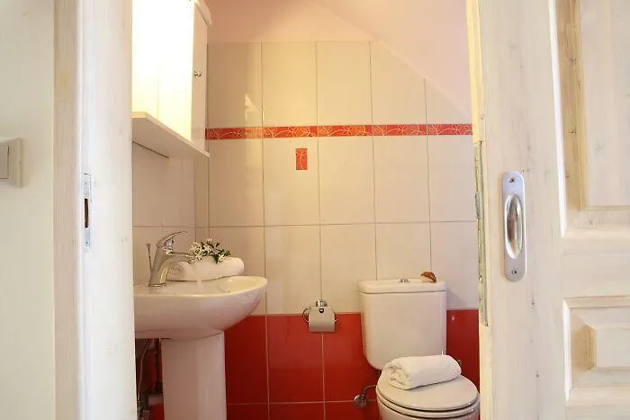 アパート Maistros